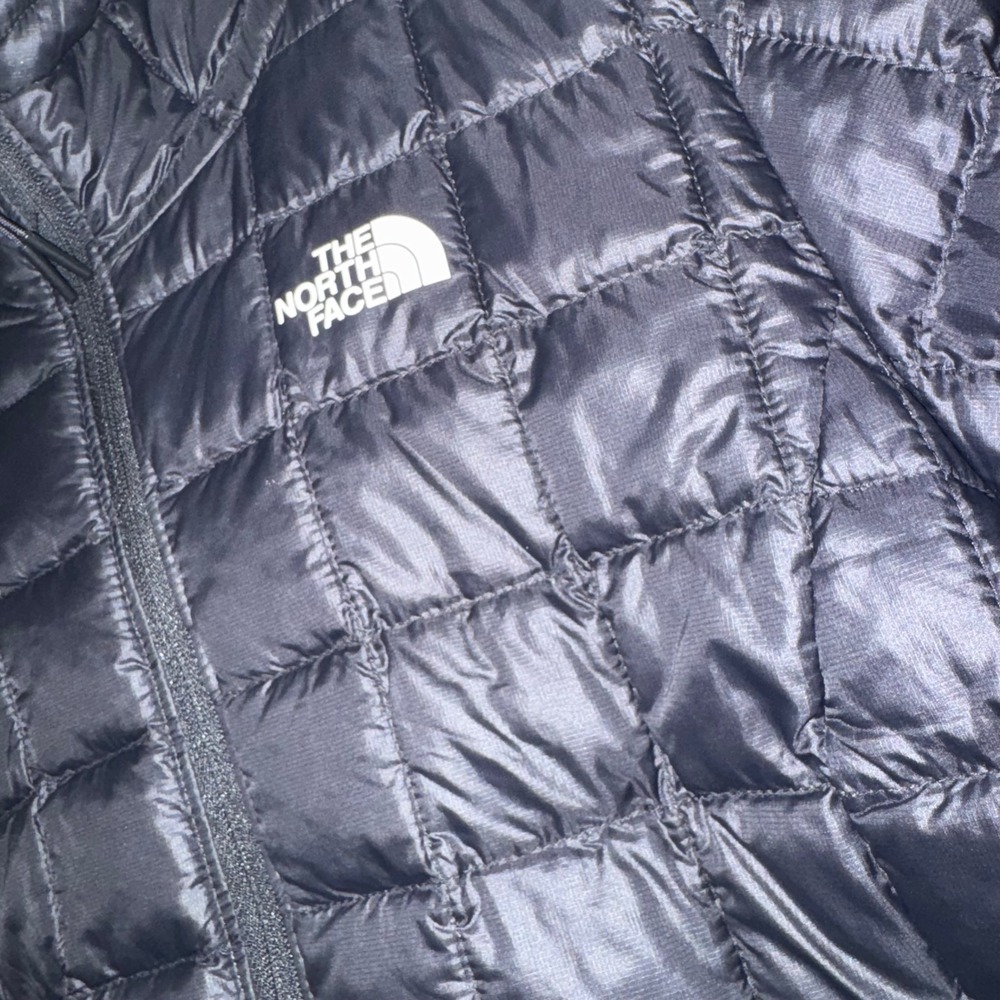 The North Face Womens ThermoBall Eco Hoodie Puffer Jacket Black Small NF0A3Y3N